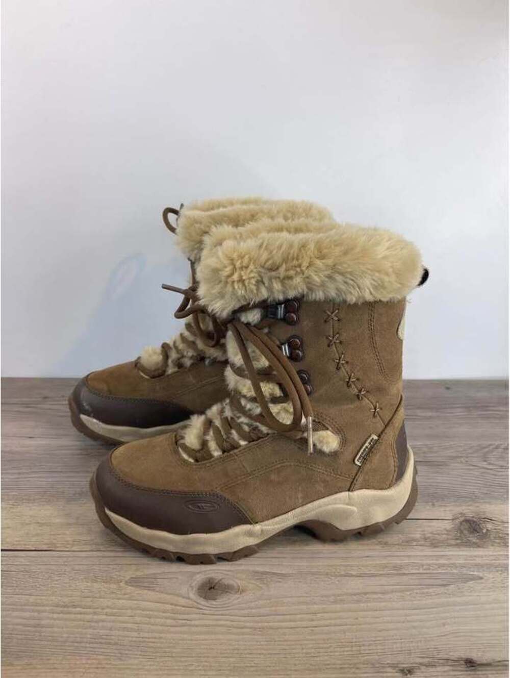 Hi-Tec St. Moritz 200 Womens Snow Boots Size 9 Brown Thinsulate Insulated